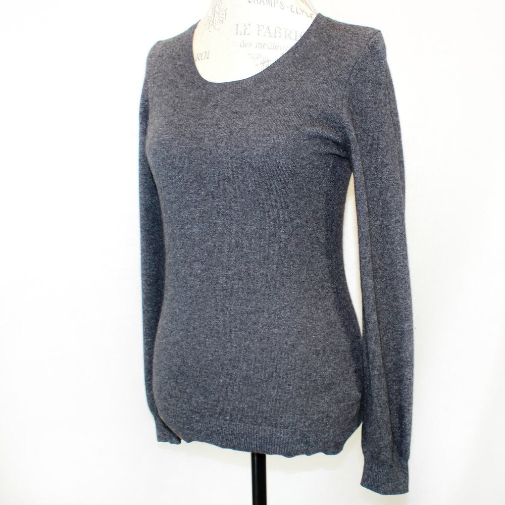 Uniqlo Sweater Gray Pullover 100% Cashmere Crew-Neck Cozy Minimalist Small